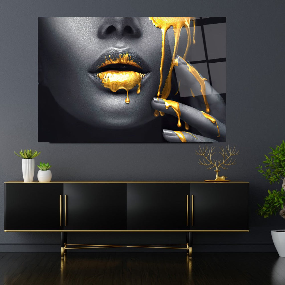 Gold Kadın Dudağı Cam Tablo